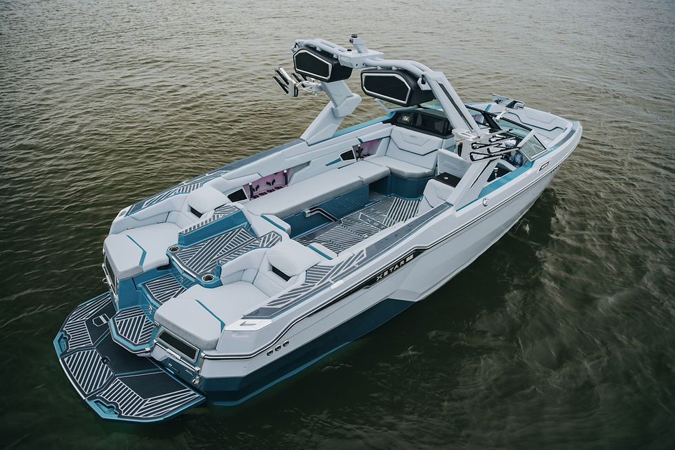 wake boat Lake Travis